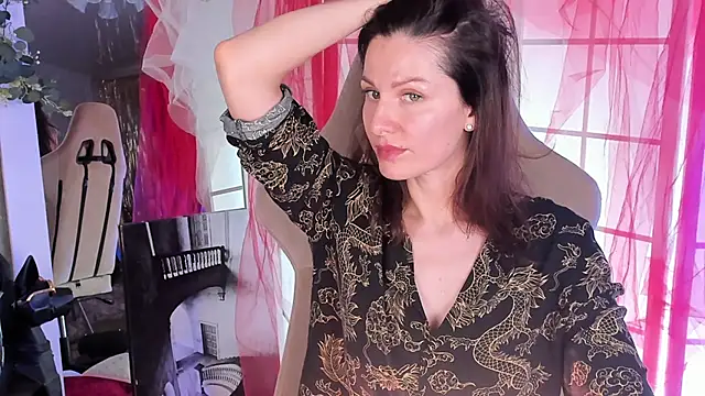 April o Nill online show from 12/05/25, 10:35