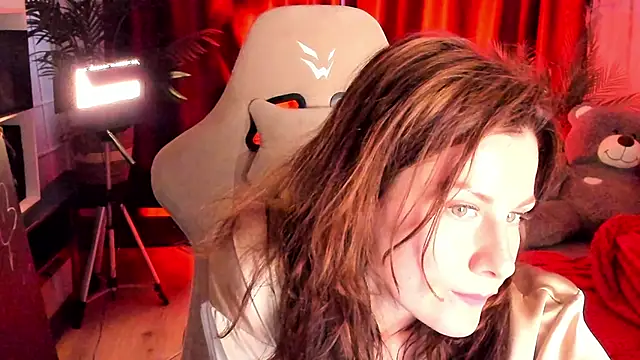 April o Nill online show from 04/12/26, 02:44