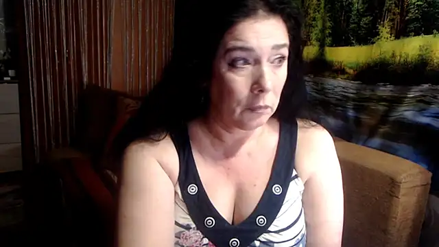 Snapshot of RositaSky chatting on 06/05/26, 10:48 RositaSky online show from 06/05/26, 10:48