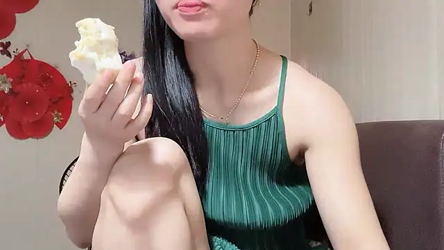 Snapshot of LinhChi_9x chatting on 05/02/26, 01:21 LinhChi 9x online show from 05/02/26, 01:21