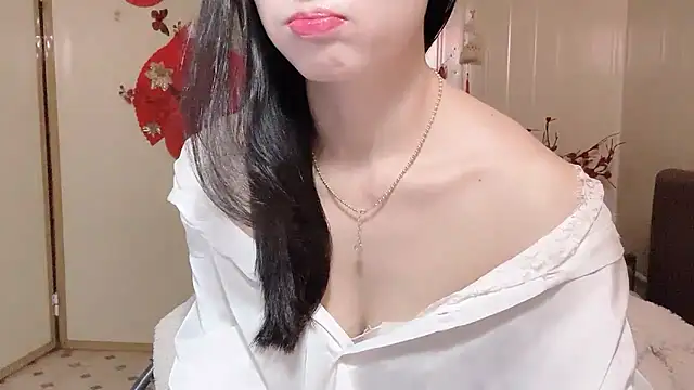 Snapshot of LinhChi_9x chatting on 07/06/26, 12:18 LinhChi 9x online show from 07/06/26, 12:18