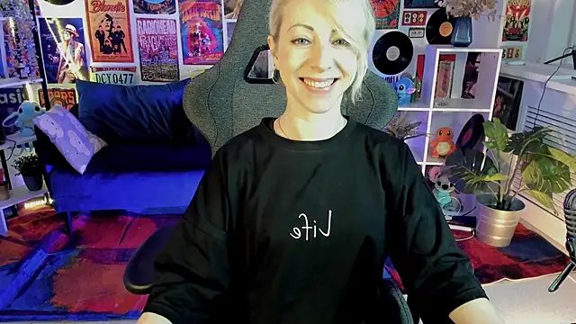 LylithSkye online show from 01/15/25, 10:38