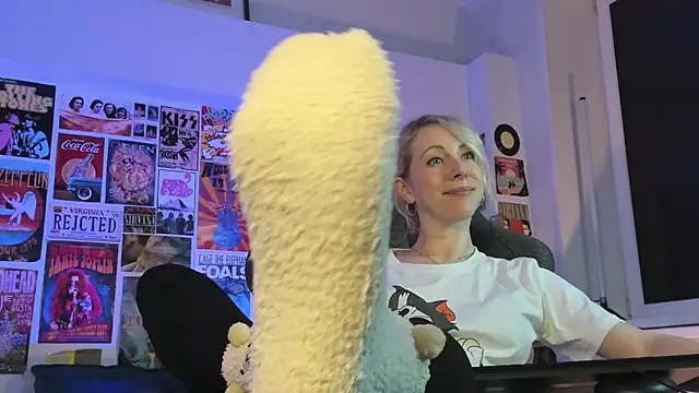 LylithSkye online show from 01/16/25, 04:39