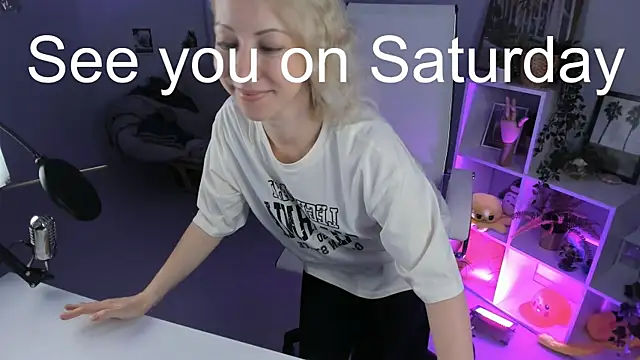 LylithSkye online show from 03/15/25, 08:04