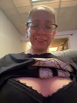 miss hanna07 online show from 10/17/25, 09:06