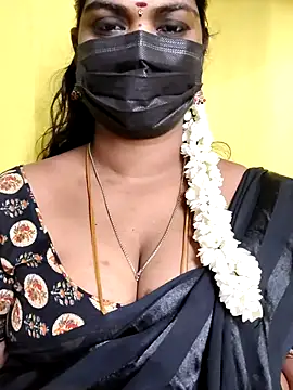 Snapshot of mayaa2u chatting on 04/02/26, 05:05 mayaa2u online show from 04/02/26, 05:05