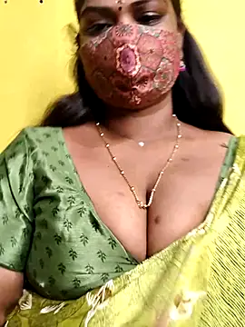Snapshot of mayaa2u chatting on 07/07/26, 03:42 mayaa2u online show from 07/07/26, 03:42