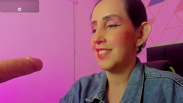 Snapshot of jadde13_ chatting on 11/06/25, 08:54 jadde13 online show from 11/06/25, 08:54