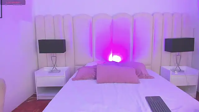 Snapshot of Tom_Silver__ chatting on 02/17/25, 06:15 Tom Silver online show from 02/17/25, 06:15