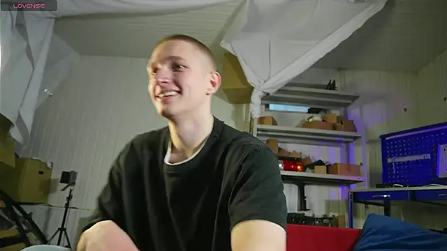 dustyn fox online show from 02/17/25, 02:04