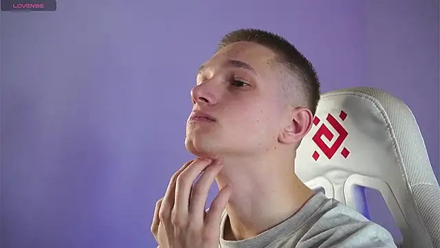 dustyn fox online show from 03/12/25, 06:33