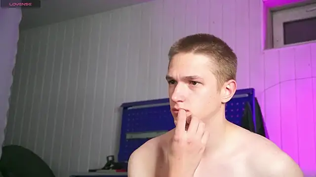 dustyn fox online show from 10/02/25, 04:36