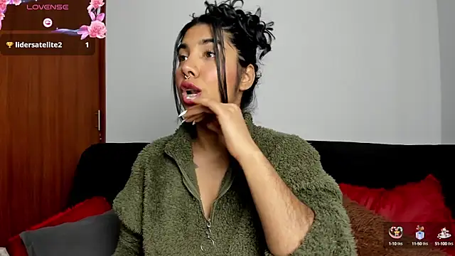 Snapshot of jasmine_bunny_ chatting on 01/23/25, 06:14 jasmine bunny  online show from 01/23/25, 06:14