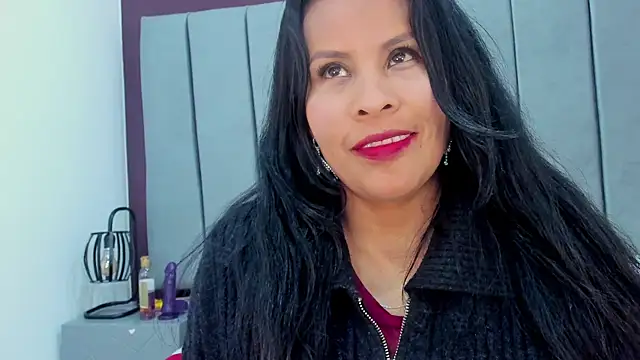 Anthonelaa   online show from 03/03/25, 05:50