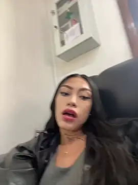 Effy Bonny online show from 02/11/25, 05:50