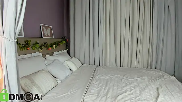 Dearly Emily online show from 03/27/26, 05:23