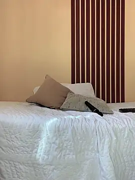  Shara Handal  online show from 01/31/25, 03:11