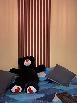  Shara Handal  online show from 10/01/25, 12:27