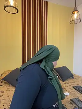  Shara Handal  online show from 10/11/25, 08:07