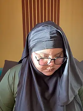  Shara Handal  online show from 10/27/25, 11:47