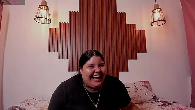  Shara Handal  online show from 11/10/25, 02:10