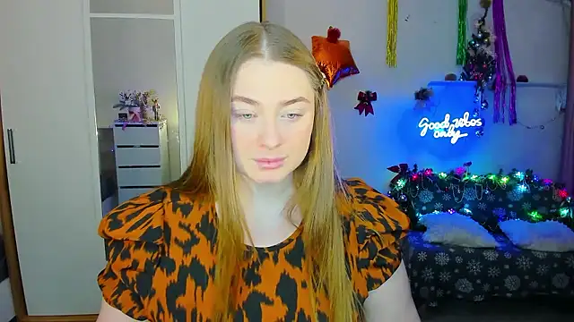 Demure Smile online show from 12/05/24, 03:50