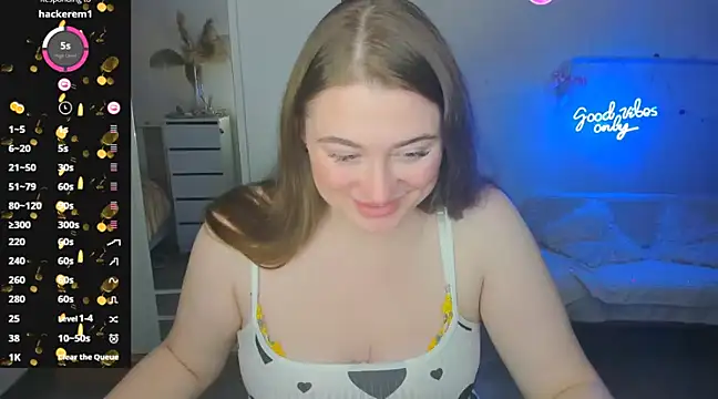 Demure Smile online show from 01/26/25, 04:09