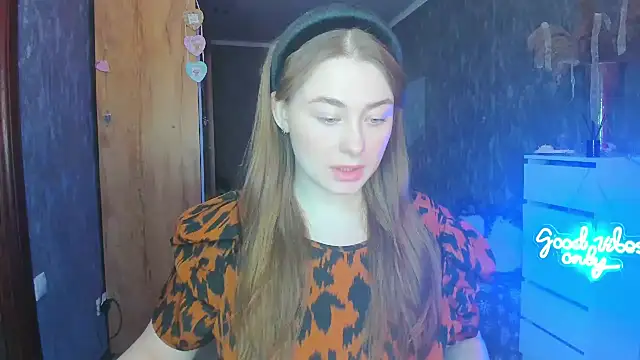 Demure Smile online show from 02/26/25, 06:04