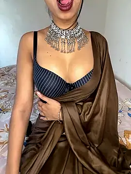 Snapshot of Hot-sexy222 chatting on 12/08/24, 02:39 Hot-sexy222 online show from 12/08/24, 02:39