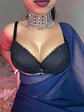 Snapshot of Hot-sexy222 chatting on 02/07/25, 10:19 Hot-sexy222 online show from 02/07/25, 10:19