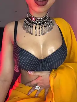 Snapshot of Hot-sexy222 chatting on 10/18/25, 01:30 Hot-sexy222 online show from 10/18/25, 01:30