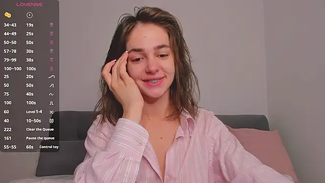 JudyAngil online show from 12/01/25, 06:07