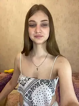 MollyDolle online show from 12/16/24, 10:24