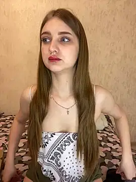 MollyDolle online show from 12/21/24, 07:06