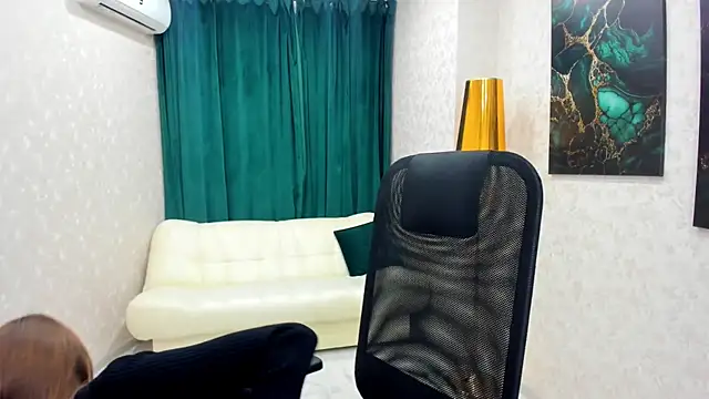 MileyWings online show from 01/28/25, 02:21