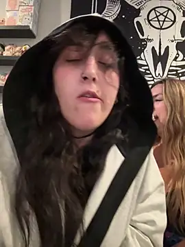 ThicBunz online show from 09/17/25, 03:30