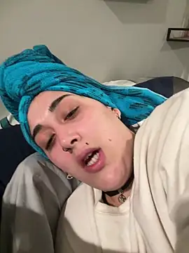 ThicBunz online show from 10/11/25, 03:21