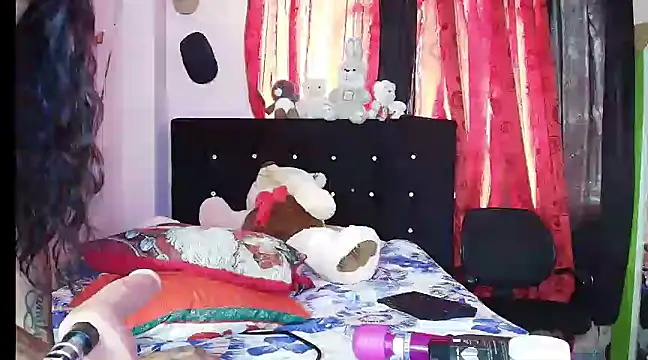 Snapshot of Hotnia69 chatting on 12/06/24, 04:06 Hotnia69 online show from 12/06/24, 04:06