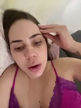 Julinha18 online show from 01/27/25, 05:25