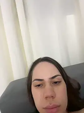 Julinha18 online show from 03/10/25, 05:11