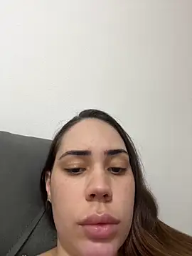 Julinha18 online show from 03/11/25, 03:37