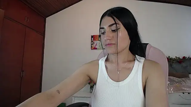 Snapshot of Alheli_16 chatting on 12/13/24, 03:32 Alheli 16 online show from 12/13/24, 03:32