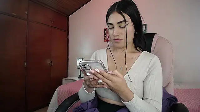 Snapshot of Alheli_16 chatting on 03/19/25, 03:29 Alheli 16 online show from 03/19/25, 03:29