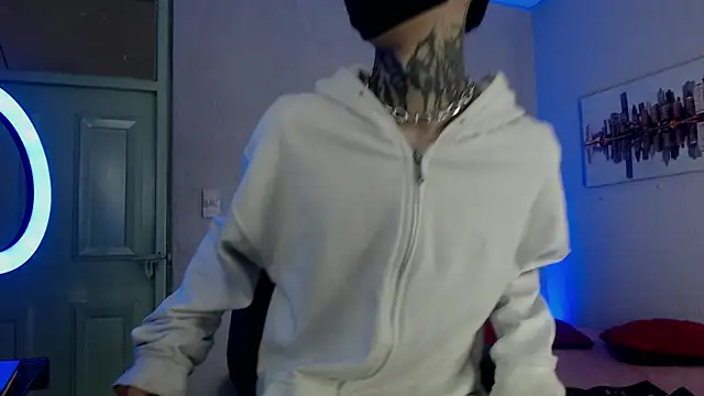 Snapshot of Andy_bapho chatting on 12/19/24, 02:35 Andy bapho online show from 12/19/24, 02:35