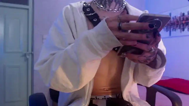 Snapshot of Andy_bapho chatting on 12/27/24, 02:43 Andy bapho online show from 12/27/24, 02:43