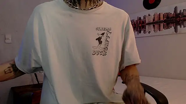 Snapshot of Andy_bapho chatting on 12/29/24, 03:13 Andy bapho online show from 12/29/24, 03:13