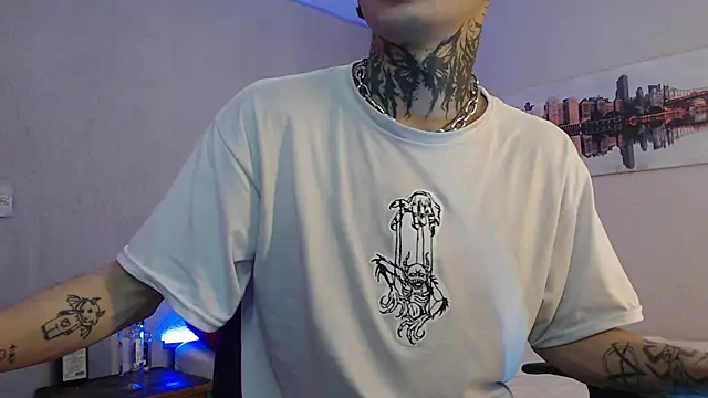 Snapshot of Andy_bapho chatting on 01/08/25, 03:17 Andy bapho online show from 01/08/25, 03:17