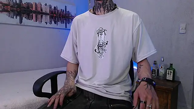 Snapshot of Andy_bapho chatting on 01/15/25, 02:46 Andy bapho online show from 01/15/25, 02:46