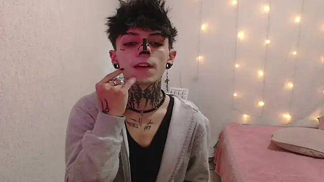 Snapshot of Andy_bapho chatting on 01/24/25, 03:55 Andy bapho online show from 01/24/25, 03:55