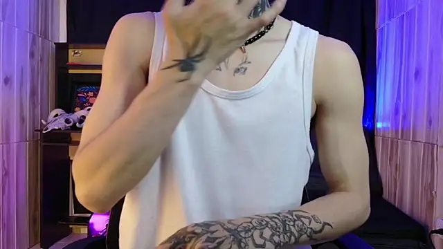 Snapshot of Andy_bapho chatting on 02/18/25, 03:43 Andy bapho online show from 02/18/25, 03:43